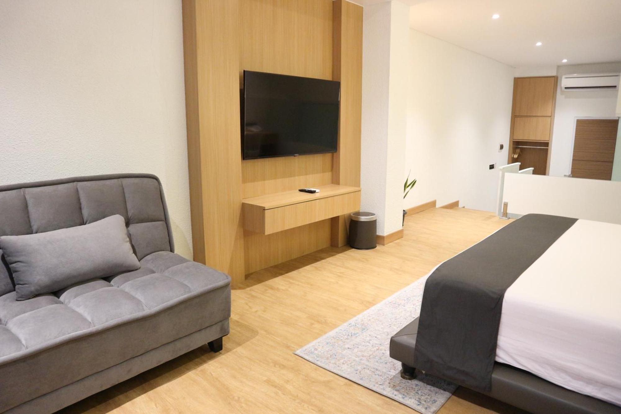Treehouse Suites - Boutique Serviced Apartment Jakarta Exteriör bild